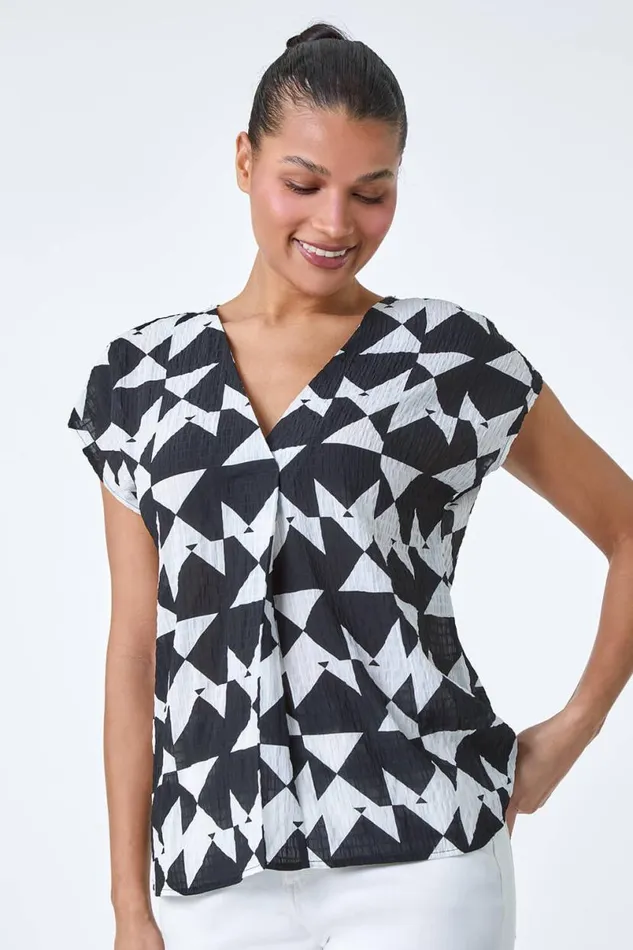 Black Geometric Crinkle Textured VNeck Top Women Roman Tops