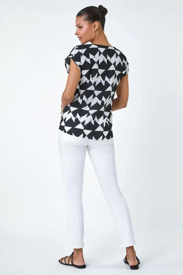 Black Geometric Crinkle Textured VNeck Top Women Roman Tops