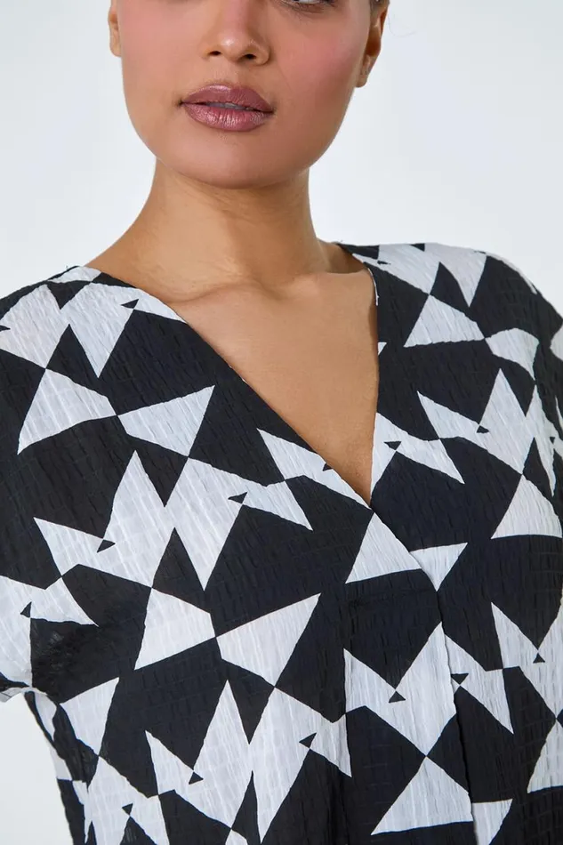 Black Geometric Crinkle Textured VNeck Top Women Roman Tops
