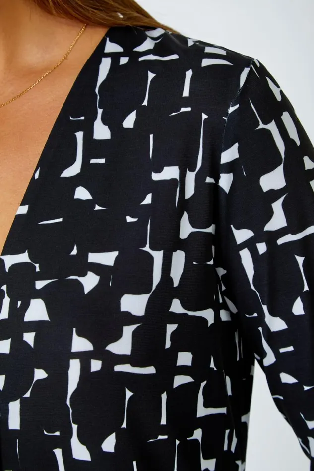 Black Geometric VNeck Pleat Detail Stretch Top Women Roman Tops