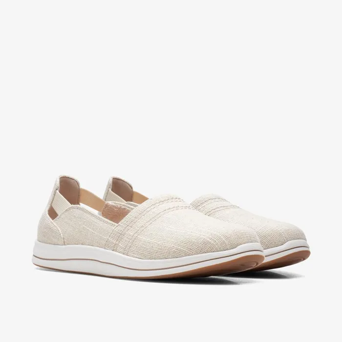 Breeze Step II Natural Interest Women Clarks Flats