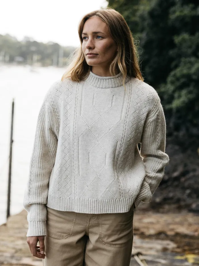 Finisterre Knitwear Women Berneray Cable Crew Sweater Pebble Grey
