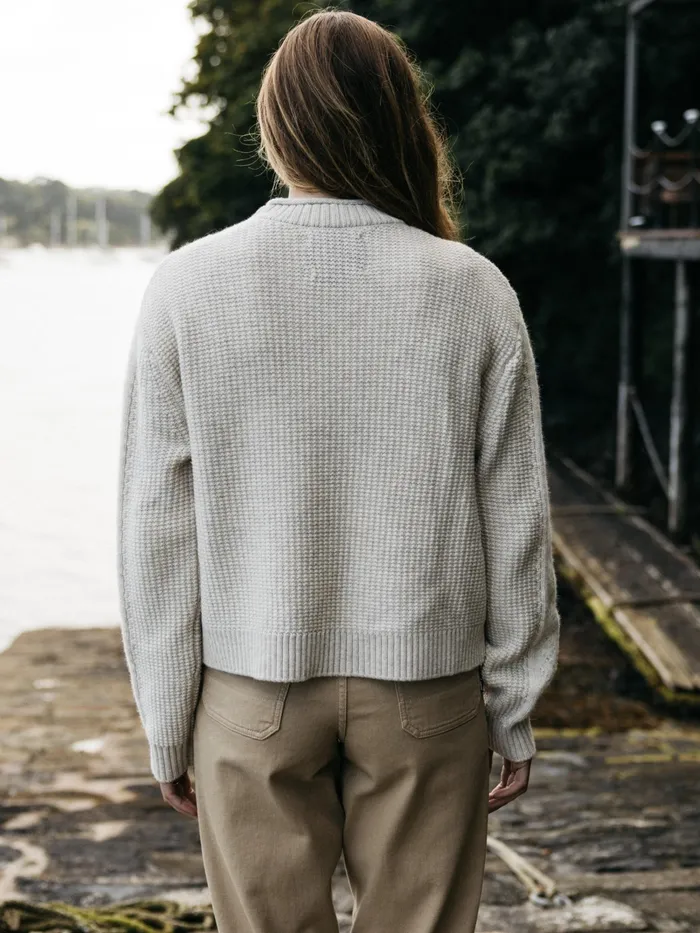 Finisterre Knitwear Women Berneray Cable Crew Sweater Pebble Grey