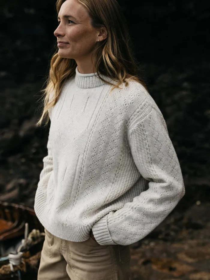 Finisterre Knitwear Women Berneray Cable Crew Sweater Pebble Grey