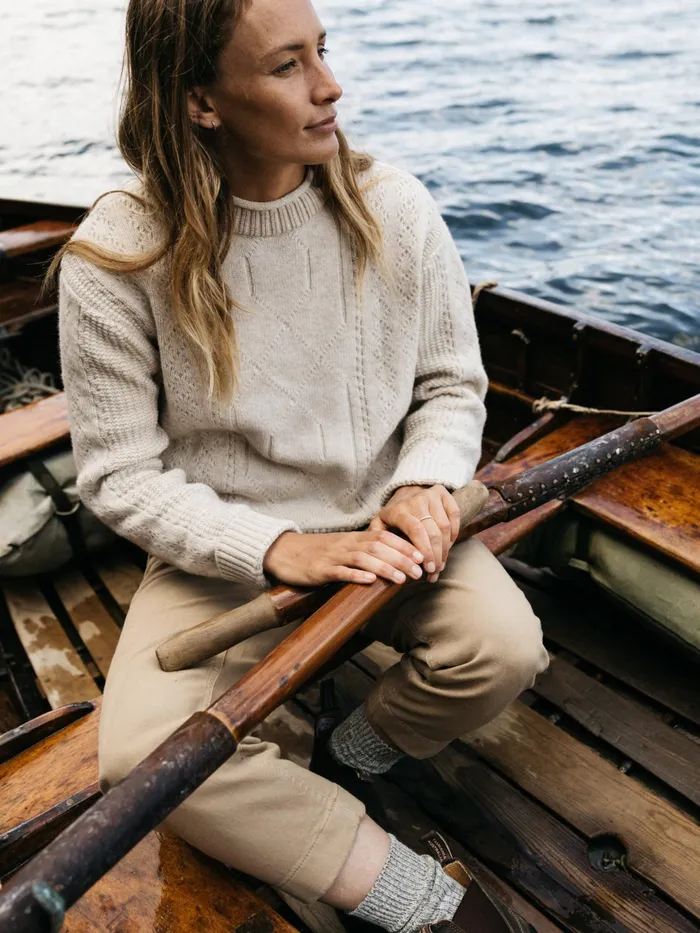 Finisterre Knitwear Women Berneray Cable Crew Sweater Pebble Grey