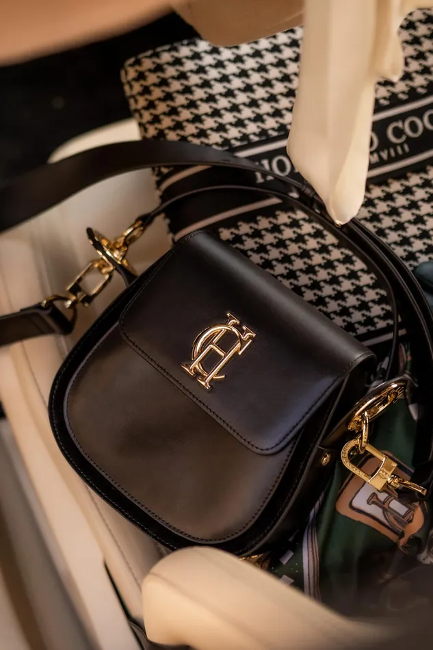 Holland Cooper Chelsea Saddle Bag Soft Black Women Crossbody Bags Holland Cooper Chelsea Saddle Bag Soft Black Women Crossbody Bags