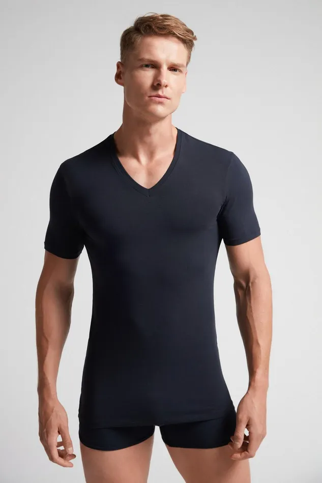 Intimissimi TShirts Polos Men Stretch Superior Cotton VNeck TShirt Blue 800 8211 Blu Notte