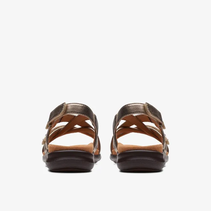 Kitly Go Metallic Women Clarks Sandals and Flip Flops