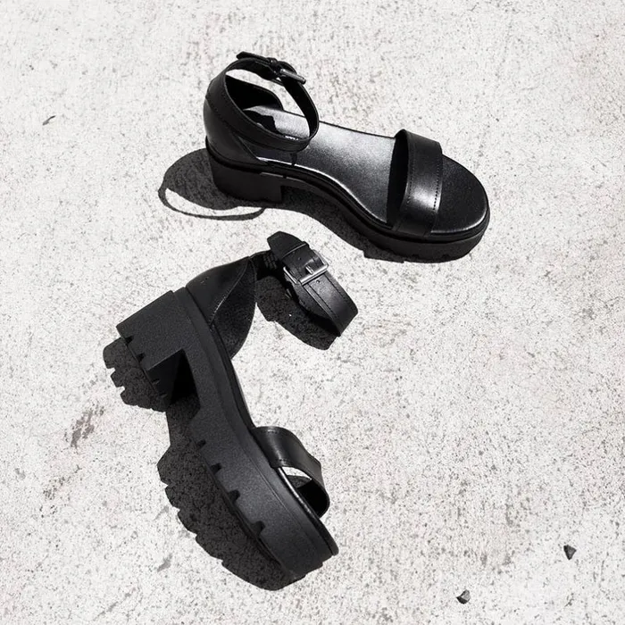 Sandals Women Windsor Smith ELSIE BLACK LEATHER SANDALS Sandals Women Windsor Smith ELSIE BLACK LEATHER SANDALS