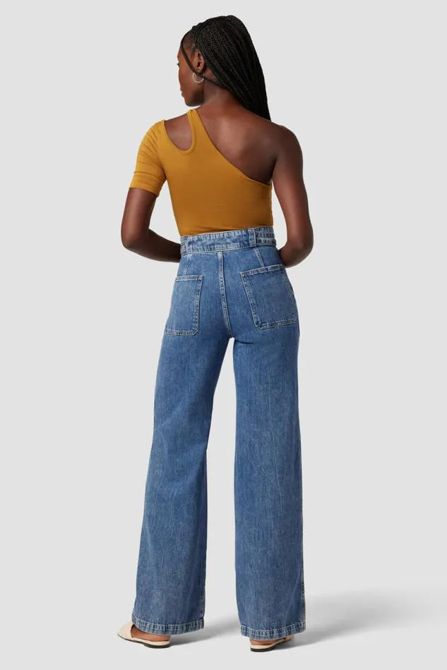 Tops and Sweaters Women Hudson Jeans Short Sleeve Asymmetrical Bodysuit Desert Sand Tops and Sweaters Women Hudson Jeans Short Sleeve Asymmetrical Bodysuit Desert Sand