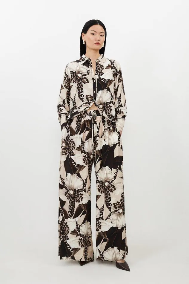 Trousers Women Karen Millen Ecru Floral Printed Woven Viscose Wide Leg Trousers Floral Trousers Women Karen Millen Ecru Floral Printed Woven Viscose Wide Leg Trousers Floral