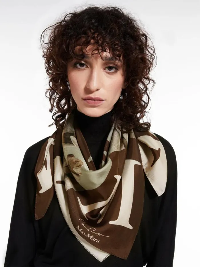 Woman Printed Silk Scarf Beige Maxmara Scarves And Foulards Woman Printed Silk Scarf Beige Maxmara Scarves And Foulards