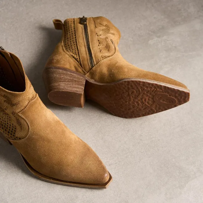 Women Airy Sojourner Boots Camel Sundance Catalog Boots Women Airy Sojourner Boots Camel Sundance Catalog Boots