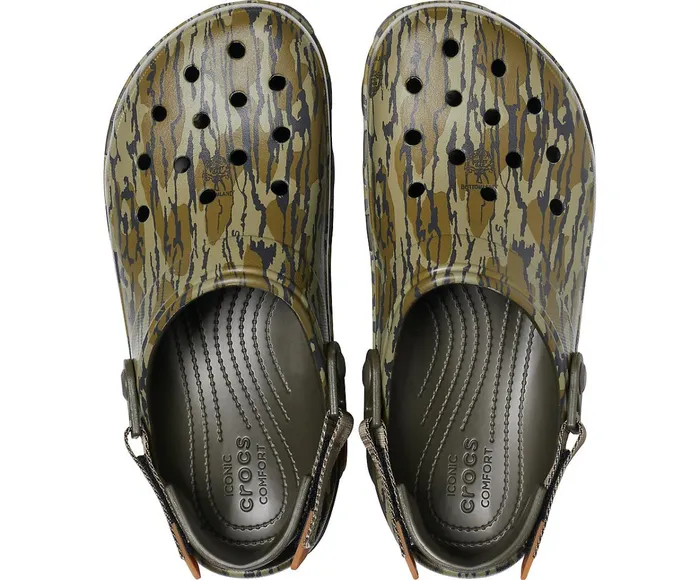WomenMen Classic AllTerrain Mossy Oak Bottomland Clog Khaki Crocs Clogs